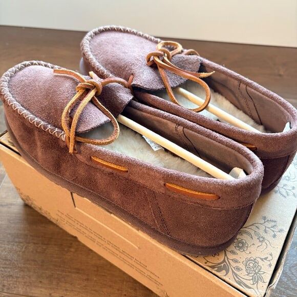 Manitobah Mulkluk Men\'s Cabin Loafer -- New with Box